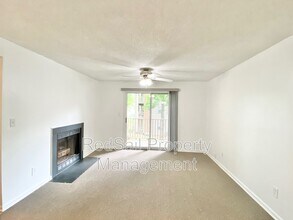 568 Candle Ln in Newport News, VA - Building Photo - Building Photo