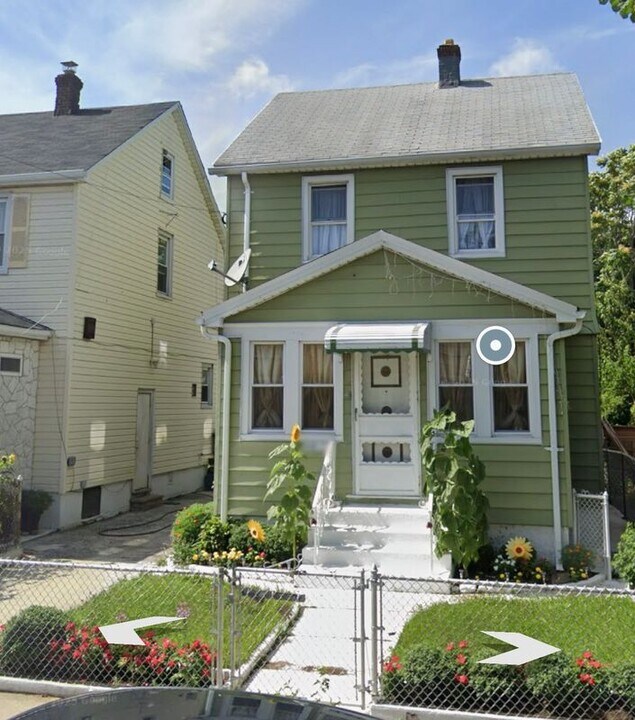 143-07 119th Ave in Queens, NY - Building Photo