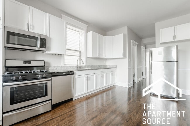 2523 N California Ave, Unit 2