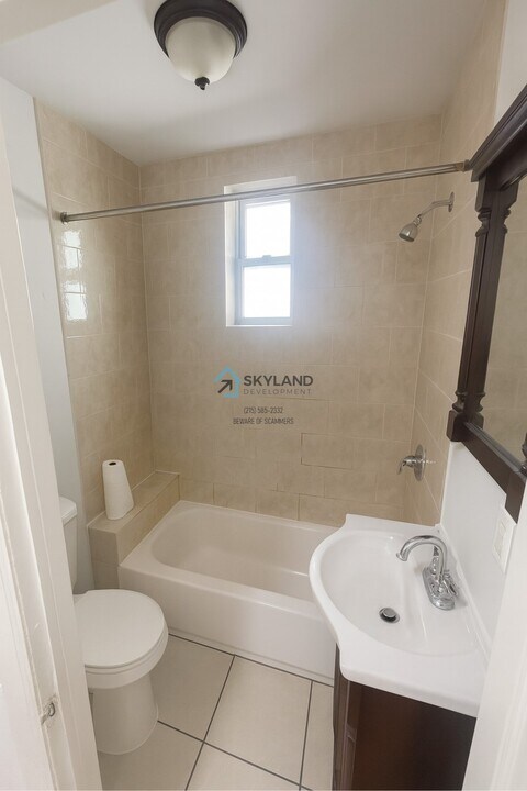 1533 N Redfield St in Philadelphia, PA - Building Photo