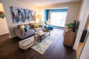 Halton Park in Charlotte, NC - Building Photo