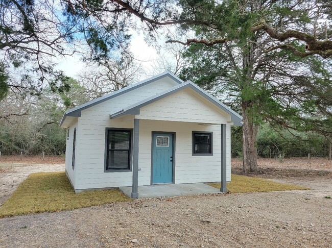 property at 8601 Oakridge Dr
