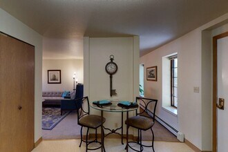 Birchwood Homes in Fairbanks, AK - Foto de edificio - Building Photo