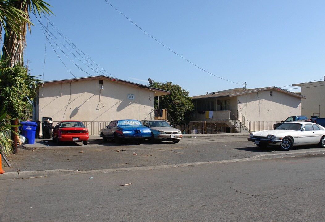 Highland Canyon in San Diego, CA - Building Photo