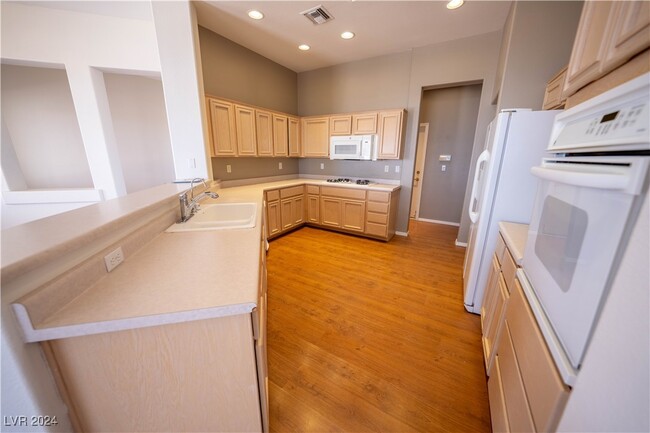 property at 2140 Hot Oak Ridge St