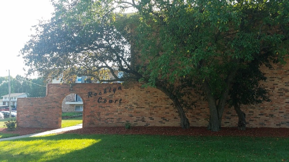 Iowa Urban Rock in Urbandale, IA - Building Photo