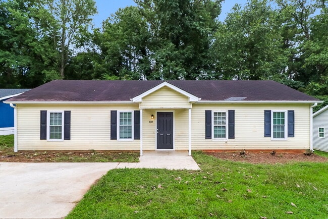 property at 6125 Pineneedle Dr SW