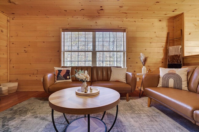 255 Hillary Dr W in Freeland, PA - Building Photo - Building Photo