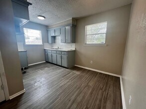 2122 21st St in Lubbock, TX - Building Photo - Building Photo