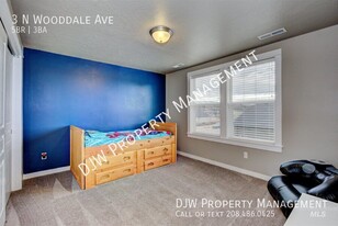 3 N Wooddale Ave in Eagle, ID - Foto de edificio - Building Photo