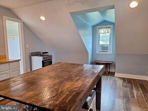 9078 Knoll Run Ln in Marshall, VA - Foto de edificio - Building Photo