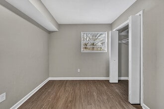 Flats at Glade Creek in Vinton, VA - Building Photo - Building Photo