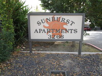 Sunburst Apartments in Stockton, CA - Foto de edificio - Building Photo