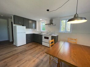 74 Battle Ave in Castine, ME - Building Photo - Building Photo