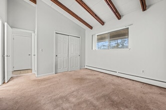 343 Oakland St in Manchester, CT - Building Photo - Building Photo