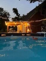 212 N Resident St in Wharton, TX - Building Photo