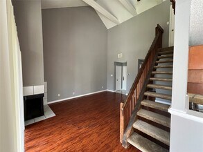 8479 Sands Point Dr in Houston, TX - Building Photo - Building Photo