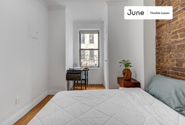 Adorable ROOM at The Lexington House, Unit 2 in New York, NY - Building Photo - Building Photo