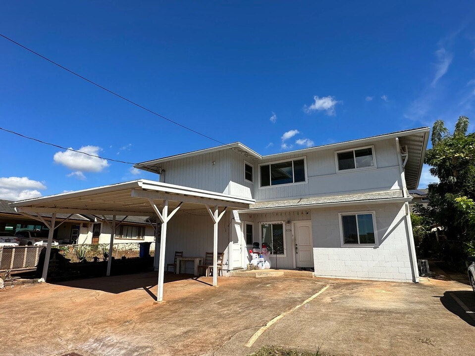 1026 Kaweloka St in Pearl City, HI - Building Photo