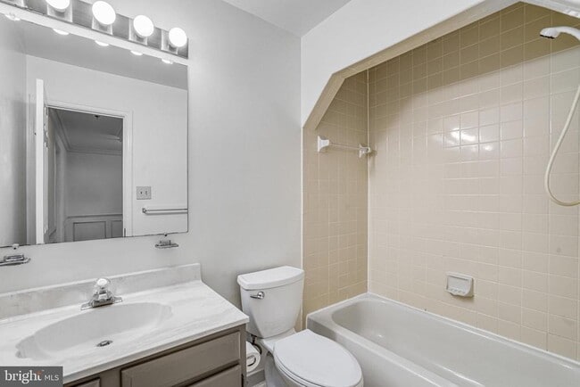 5974 Wescott Hills Way in Alexandria, VA - Building Photo - Building Photo