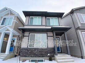 5094 River’s Edge Wy NW in Edmonton, AB - Building Photo