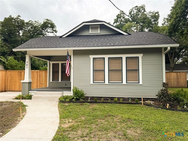 property at 507 W Brazos St