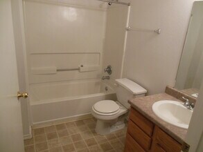 5753 Pinon Dulce Rd NW in Albuquerque, NM - Building Photo - Building Photo