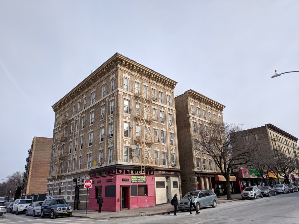 165-171 W 231st St in Bronx, NY - Foto de edificio