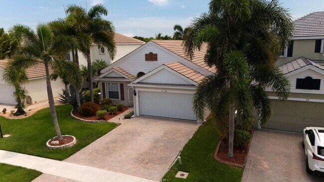 110 Newberry Ln in Royal Palm Beach, FL - Building Photo - Building Photo