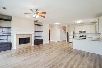 5621 Starwood Ct, Unit 1 in Fort Worth, TX - Foto de edificio - Building Photo
