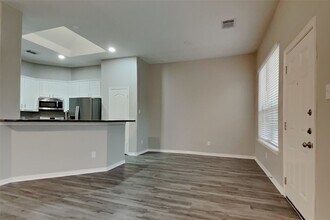 18730 Dempsey Oaks Dr in Humble, TX - Foto de edificio - Building Photo