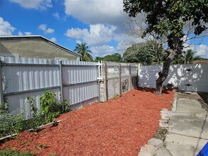 6610 SW 26th St in Miramar, FL - Building Photo - Building Photo