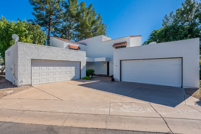 property at 4245 E Ludlow Dr