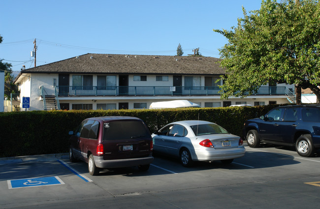 5959 Mandarin Drive in Goleta, CA - Foto de edificio - Building Photo