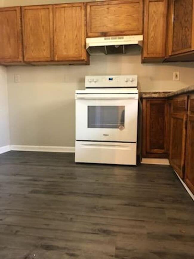 2387 Fairway Cir SW in Atlanta, GA - Building Photo - Building Photo