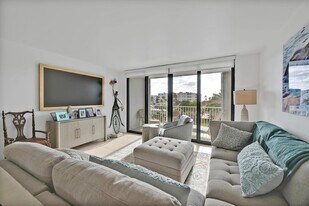 2860 S Ocean Blvd, Unit 4160 in Palm Beach, FL - Building Photo