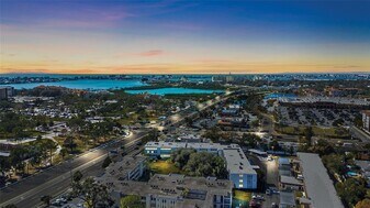 9950 47th Ave N in St. Petersburg, FL - Building Photo