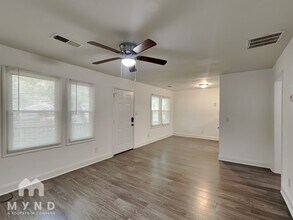 433 W Lake Ave NW in Atlanta, GA - Building Photo - Building Photo