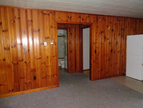 1951 Howard's Creek Rd in Boone, NC - Foto de edificio - Building Photo