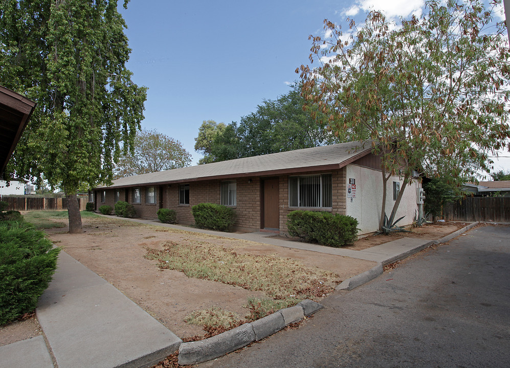 Lazona in Mesa, AZ - Building Photo