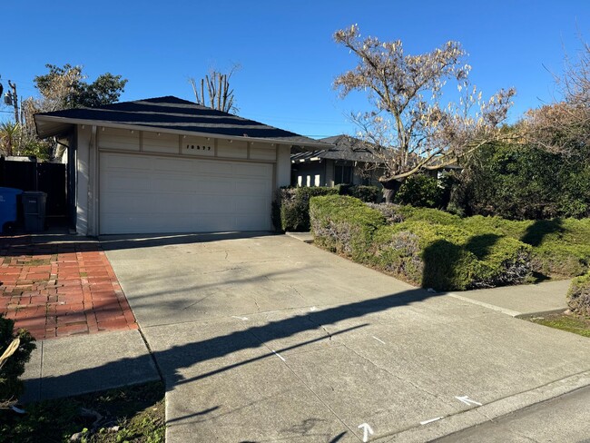 10577 S Blaney Ave in Cupertino, CA - Building Photo - Building Photo