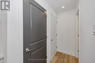 6104 Renaud Rd in Ottawa, ON - Building Photo - Building Photo