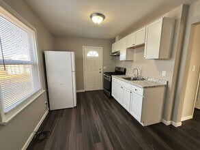 11235 Sherman Ave in Warren, MI - Building Photo - Building Photo