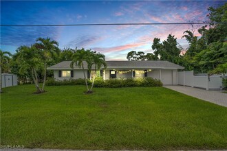 797 95th Ave N in Naples, FL - Building Photo - Building Photo