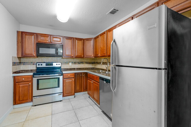 Cypress Pointe at Lake Orlando