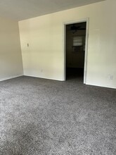 623 E Brookwood Dr in Valdosta, GA - Building Photo - Building Photo