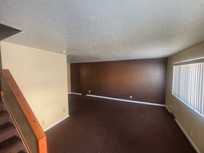 4958 Caroline Dr in Warrensville Heights, OH - Building Photo - Building Photo