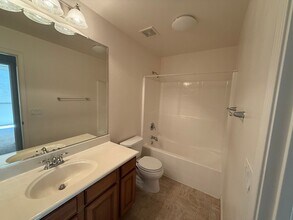 2912 Mojave Dr in West Sacramento, CA - Building Photo - Building Photo