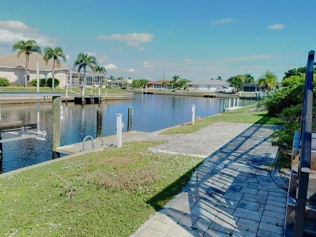 572 Belvedere Ct in Punta Gorda, FL - Building Photo - Building Photo