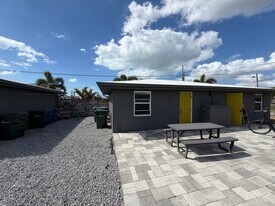 3412 Clarinda Street in Sarasota, FL - Building Photo